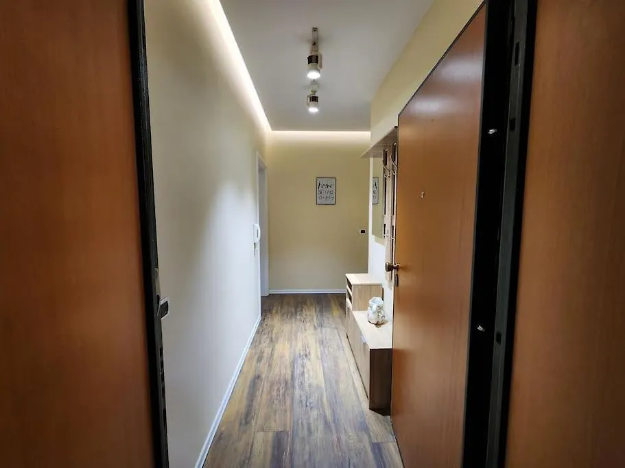 Central Apartment-New Bazar Tirana Appartement